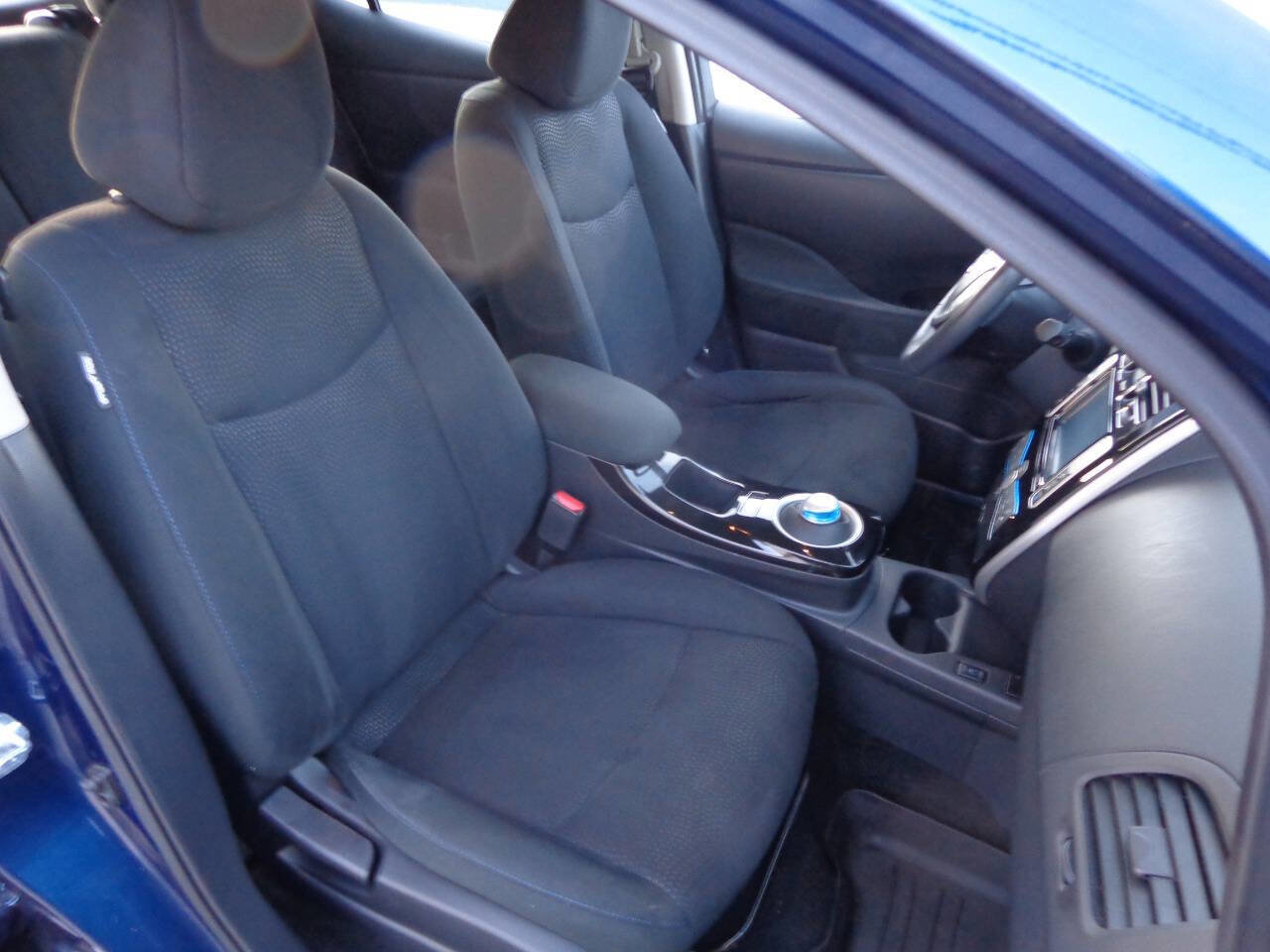 Used 2017 Nissan Leaf SV image 31