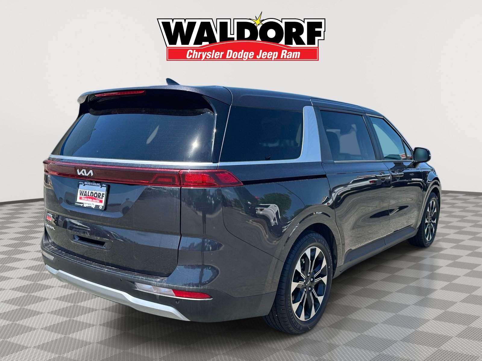 Used 2024 Kia Carnival EX FWD image 6