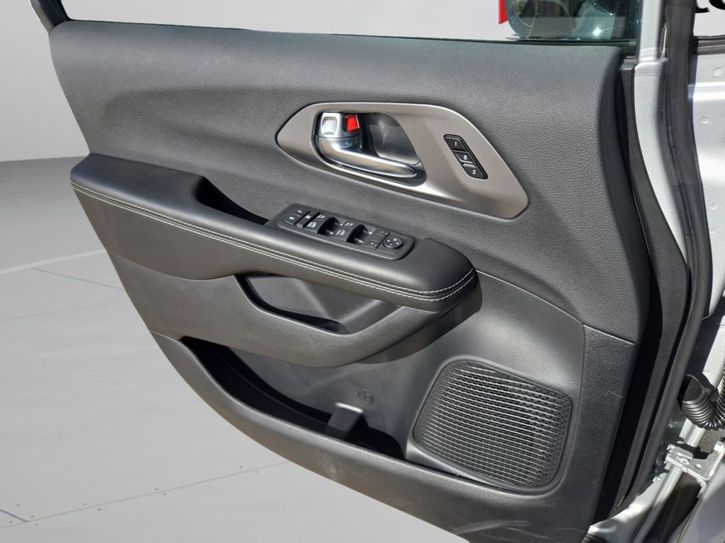 New 2026 Chrysler Pacifica Select w/ S Appearance Package FWD image 12