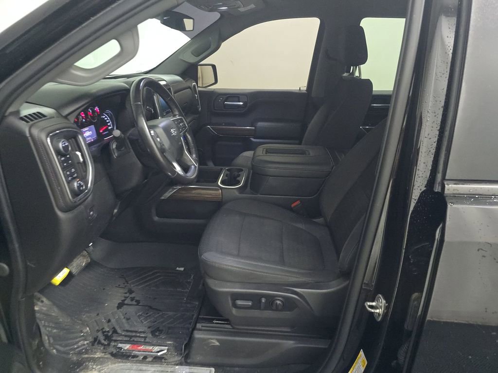 Used 2021 Chevrolet Silverado 1500 RST w/ LPO, Blackout Package image 3