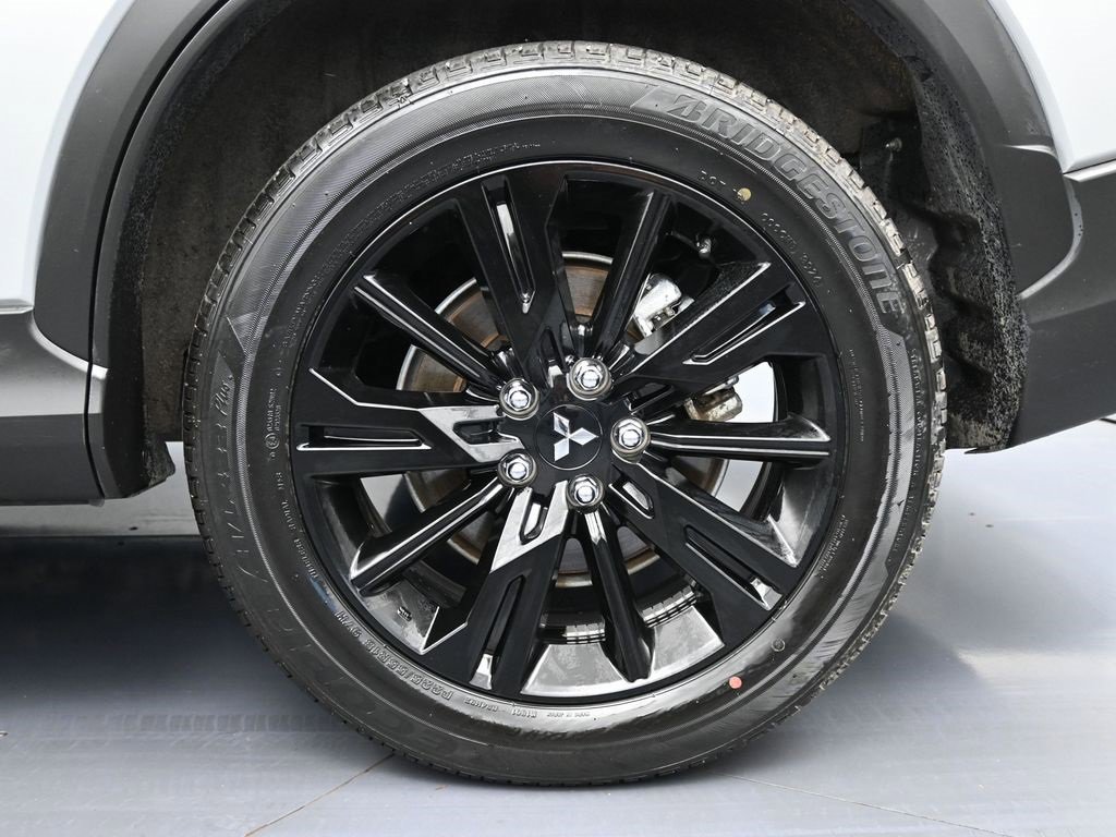 Used 2025 Mitsubishi Eclipse Cross LE image 10