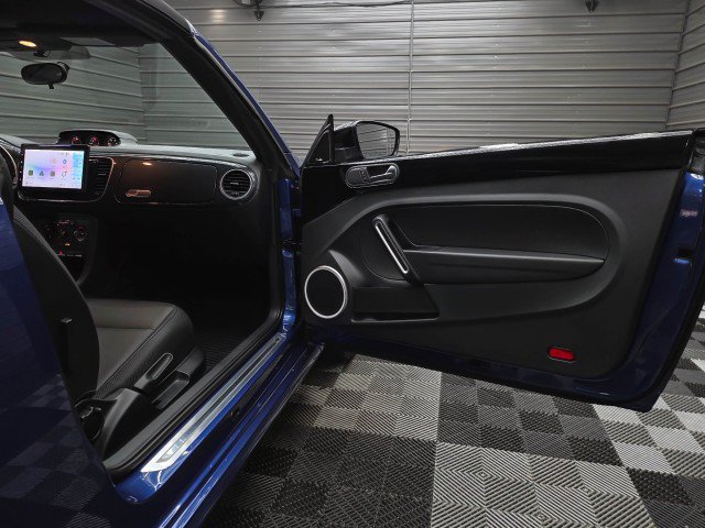 Used 2014 Volkswagen Beetle R-Line FWD image 33