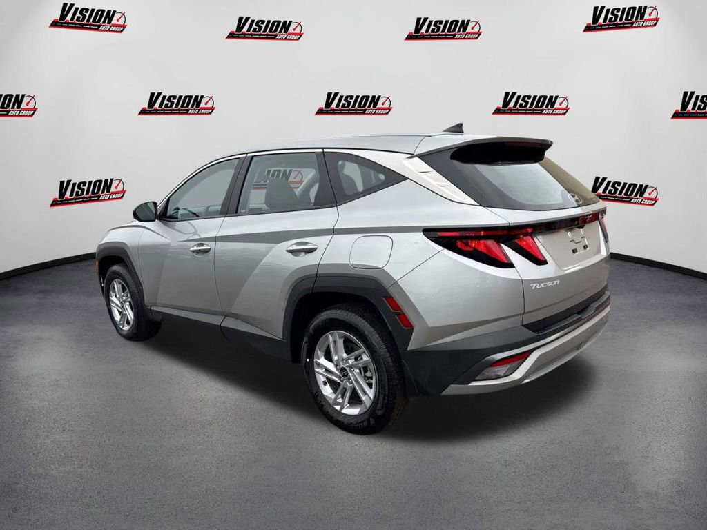 Certified 2025 Hyundai Tucson SE image 7