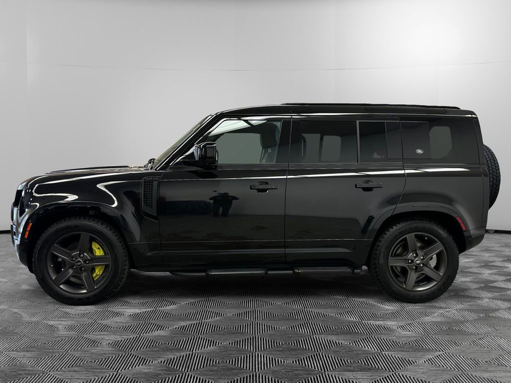 Used 2024 Land Rover Defender 110 X-Dynamic SE image 2