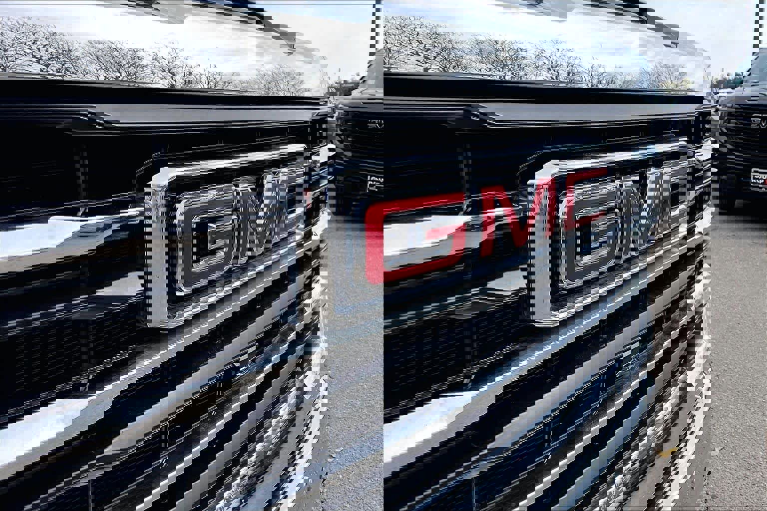 Used 2025 GMC Sierra 2500 SLE w/ SLE Value Package; image 28