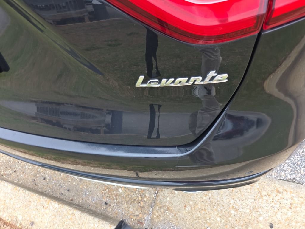 Used 2017 Maserati Levante S AWD/4WD image 9