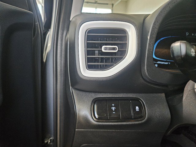 Used 2026 Hyundai Venue SEL FWD image 28