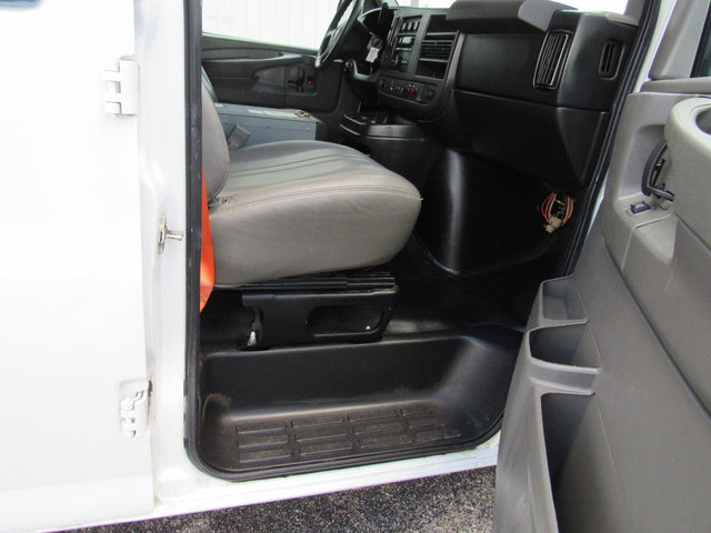 Used 2015 Chevrolet Express 2500 RWD image 13