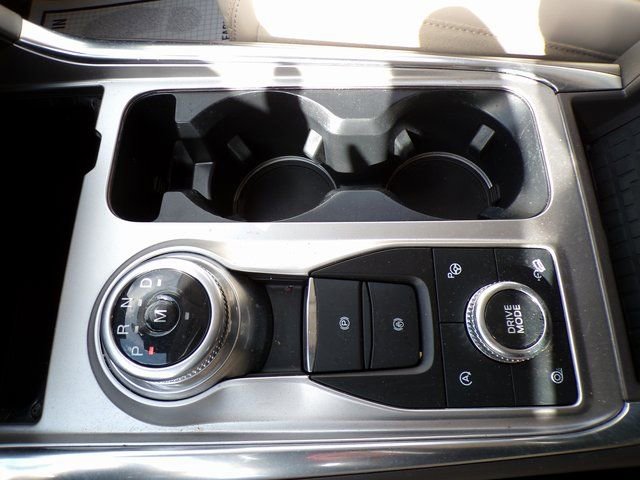 Used 2020 Ford Explorer Platinum w/ Premium Technology Package image 34