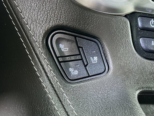 Used 2020 GMC Yukon XL SLT w/ Premium Edition AWD/4WD image 21
