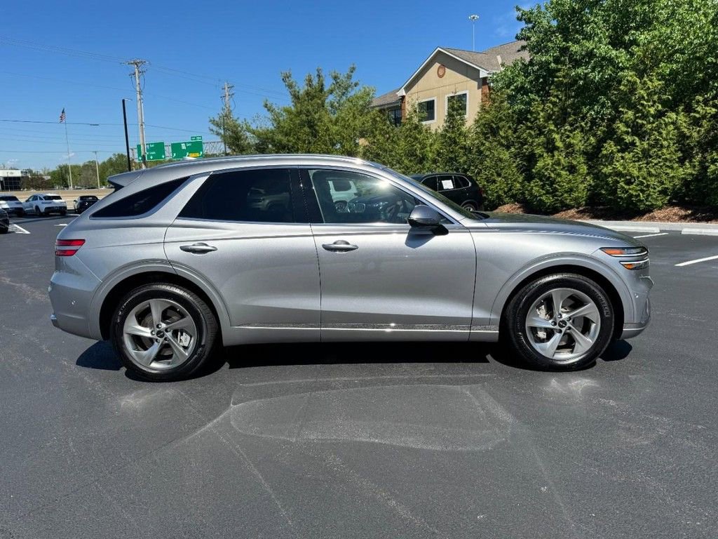 Used 2026 Genesis GV70 2.5T Advanced AWD/4WD image 2