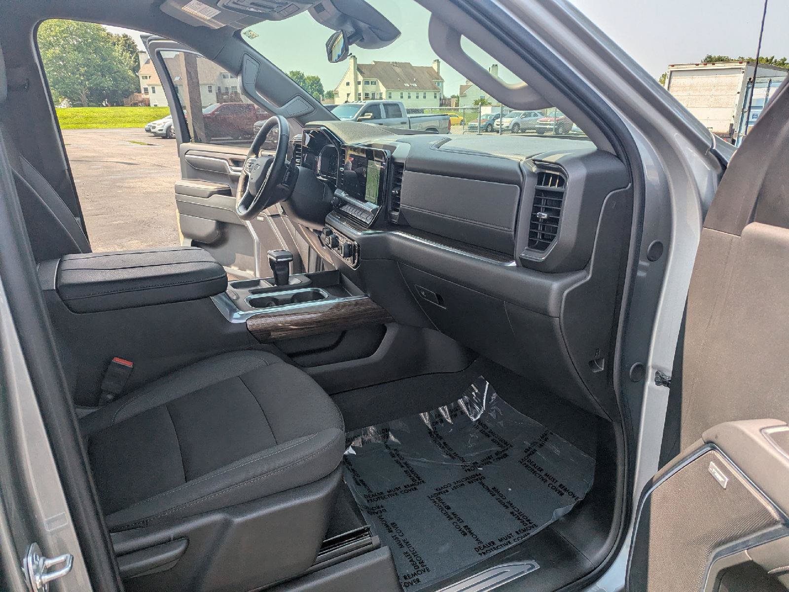 Used 2025 Chevrolet Silverado 1500 RST AWD/4WD image 36