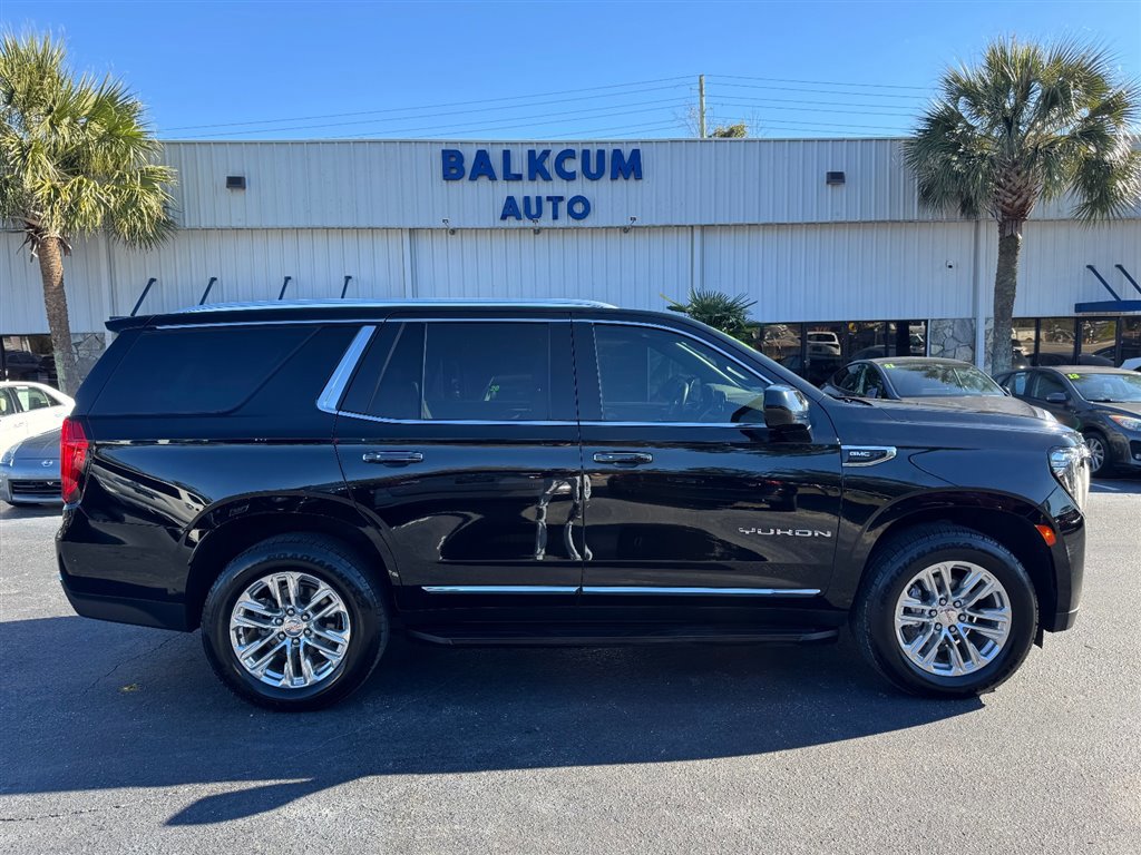 Used 2022 GMC Yukon SLT AWD/4WD image 1