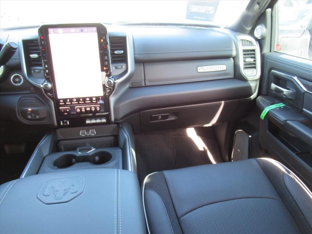 New 2026 RAM 2500 Laramie AWD/4WD image 15