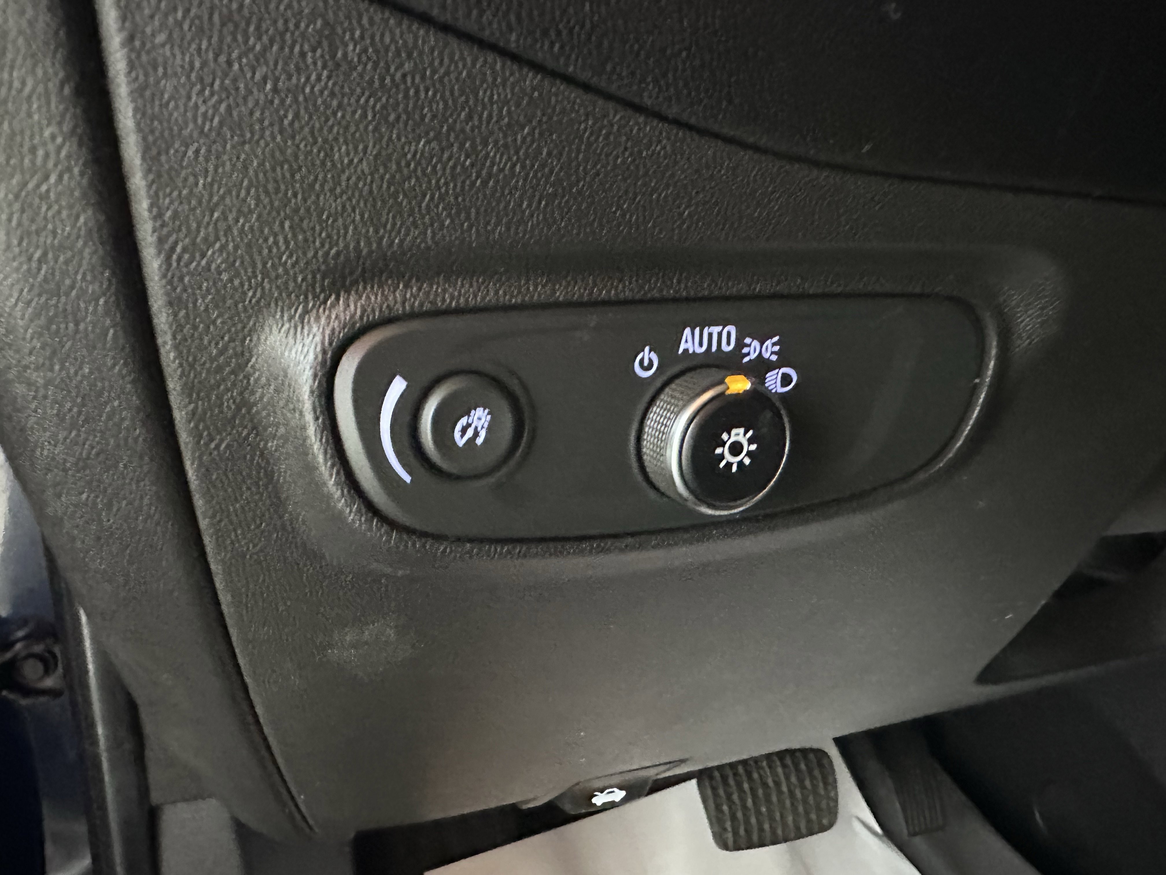 Used 2023 Chevrolet Equinox RS image 45