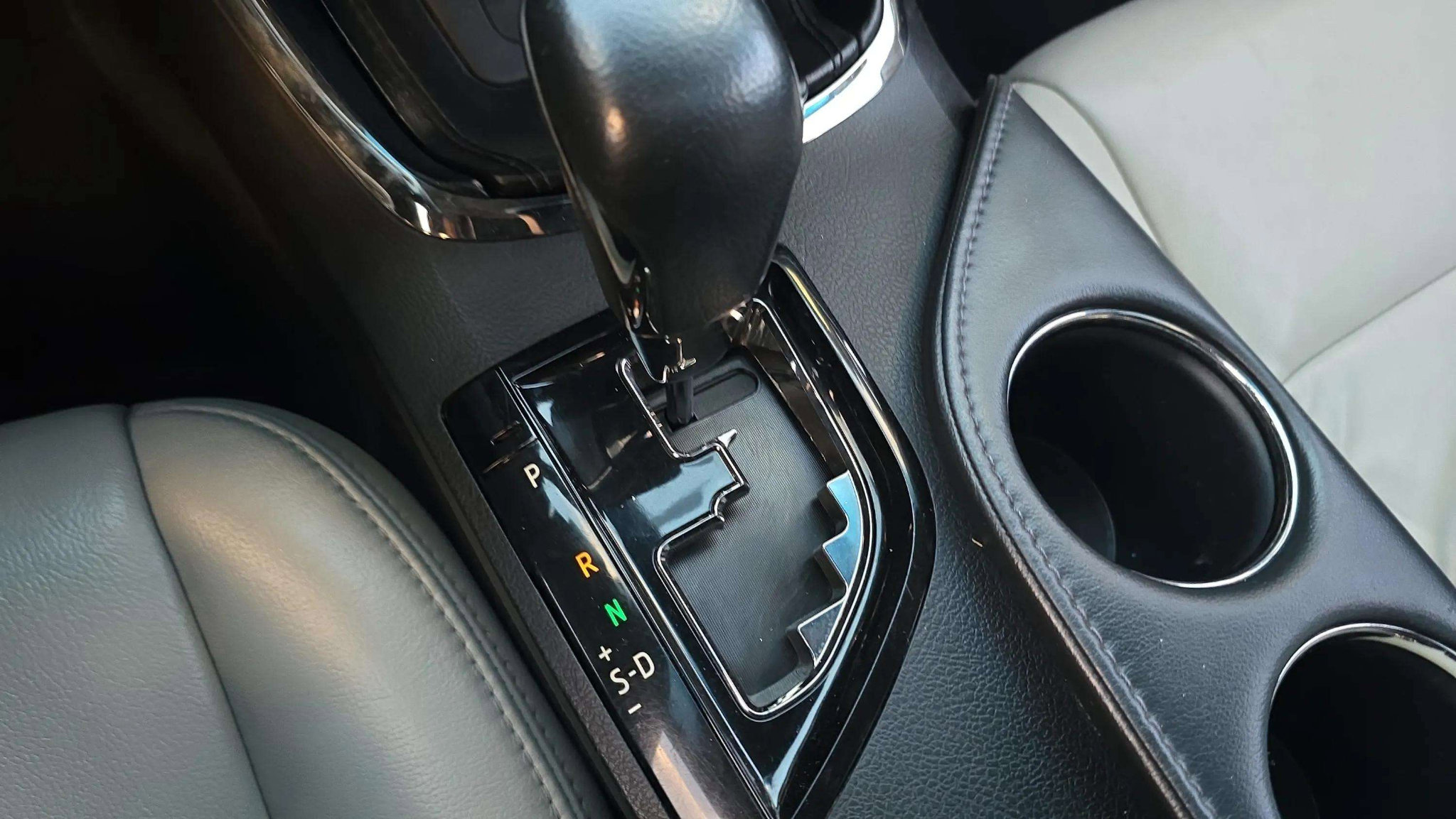 Used 2018 Toyota Avalon XLE Premium image 43