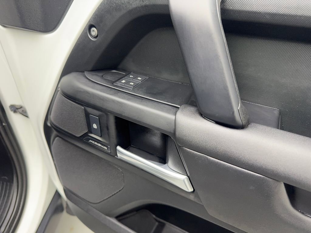 Used 2025 Land Rover Defender 110 S image 47
