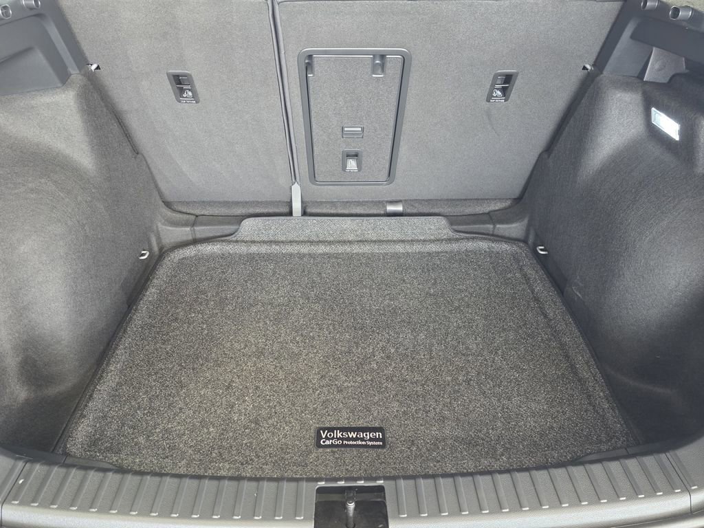 Used 2025 Volkswagen Taos SE FWD image 22
