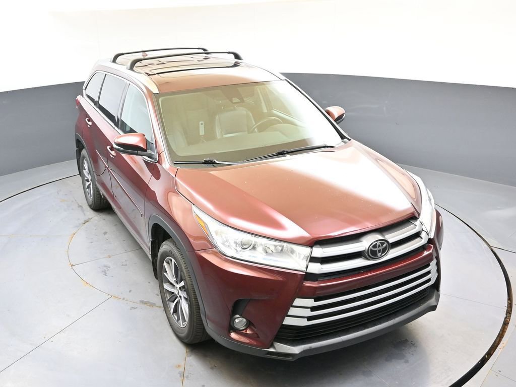 Used 2018 Toyota Highlander XLE AWD/4WD image 44