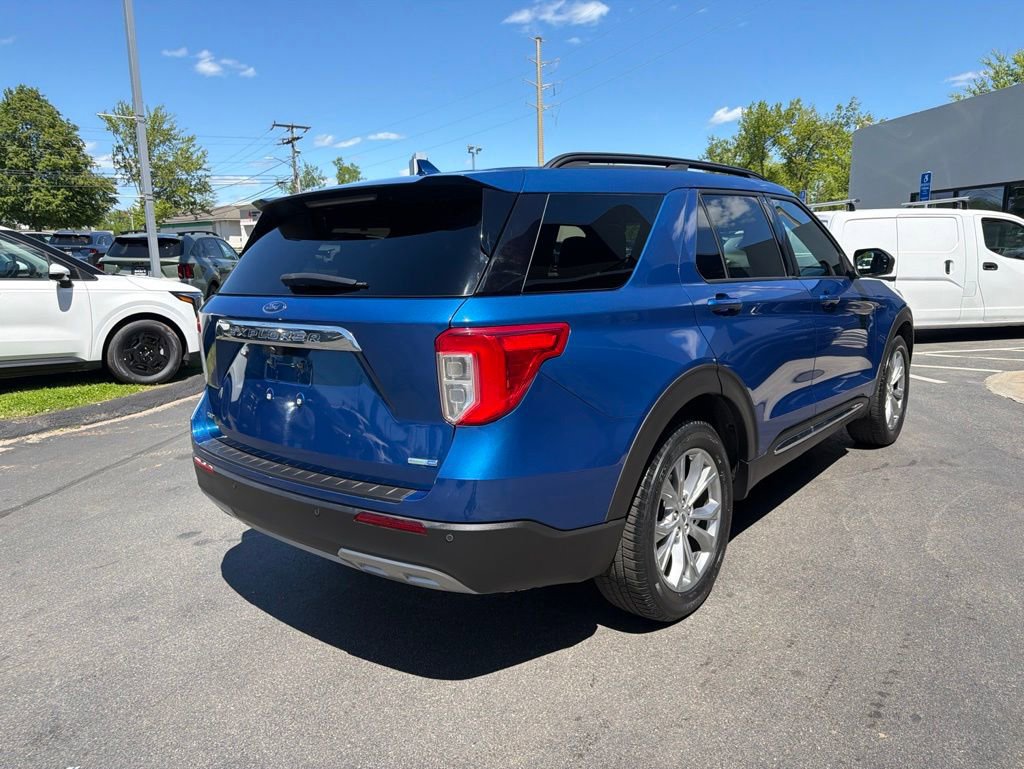 Used 2020 Ford Explorer XLT w/ Equipment Group 202A AWD/4WD image 8