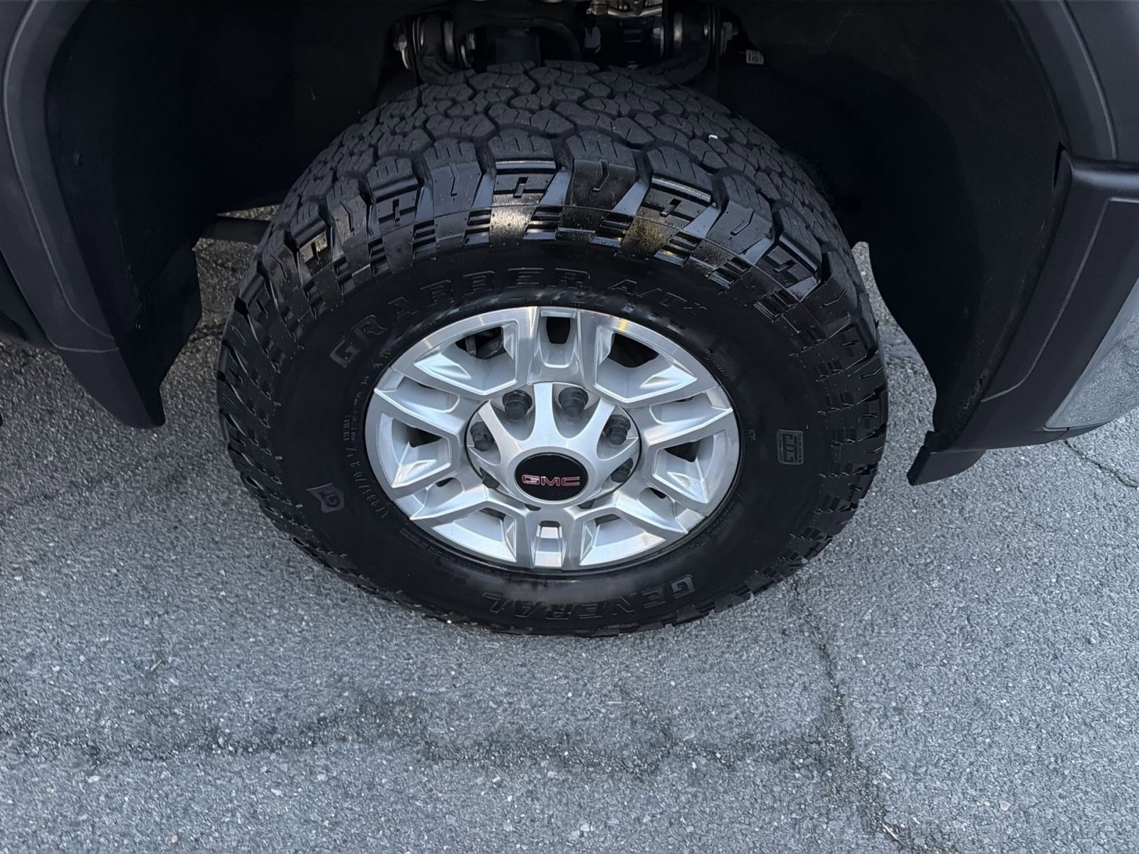 Used 2024 GMC Sierra 2500 SLE w/ SLE Convenience Package image 12