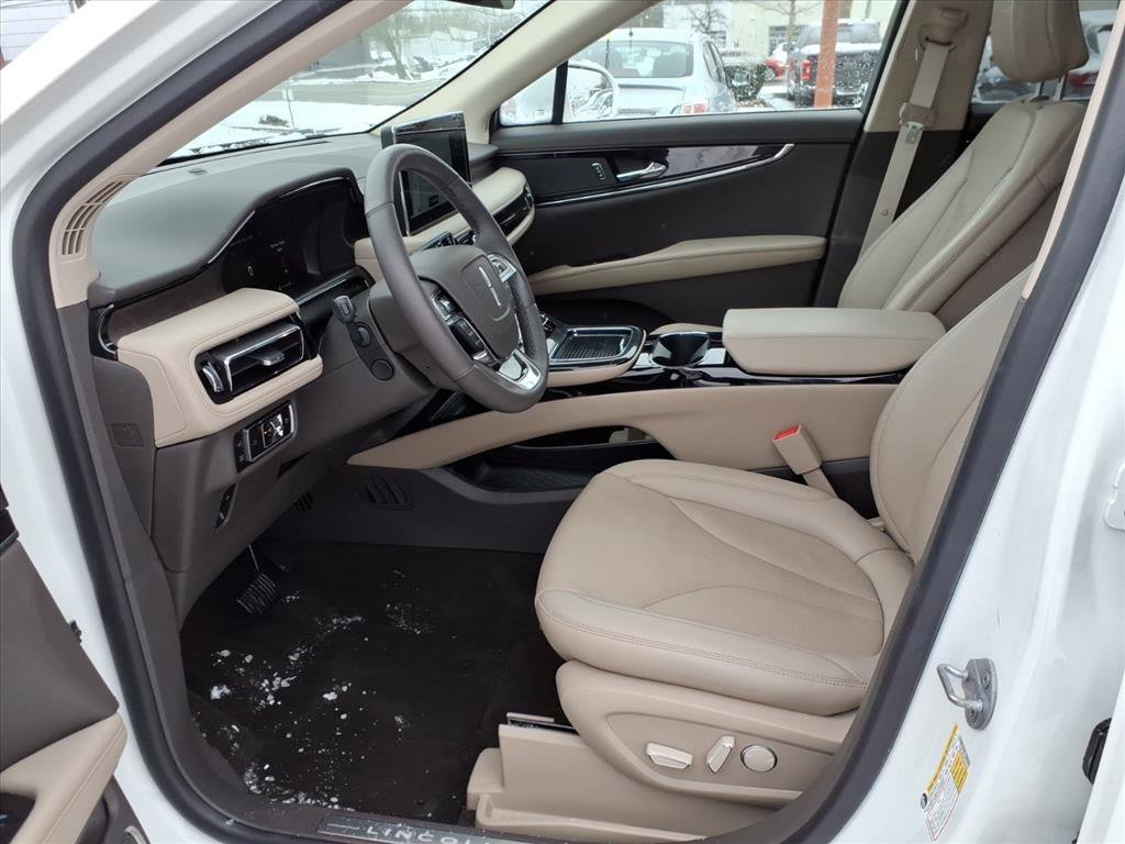 Used 2023 Lincoln Nautilus Reserve image 10