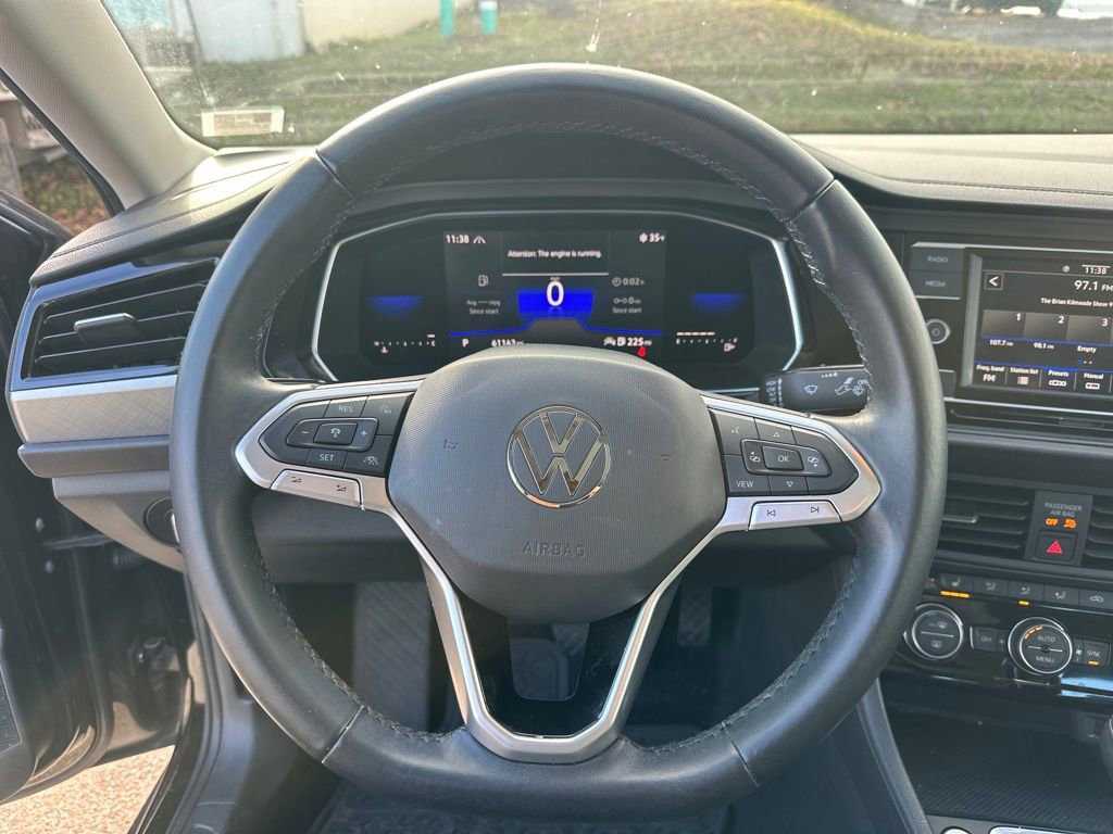 Used 2022 Volkswagen Jetta SE image 16