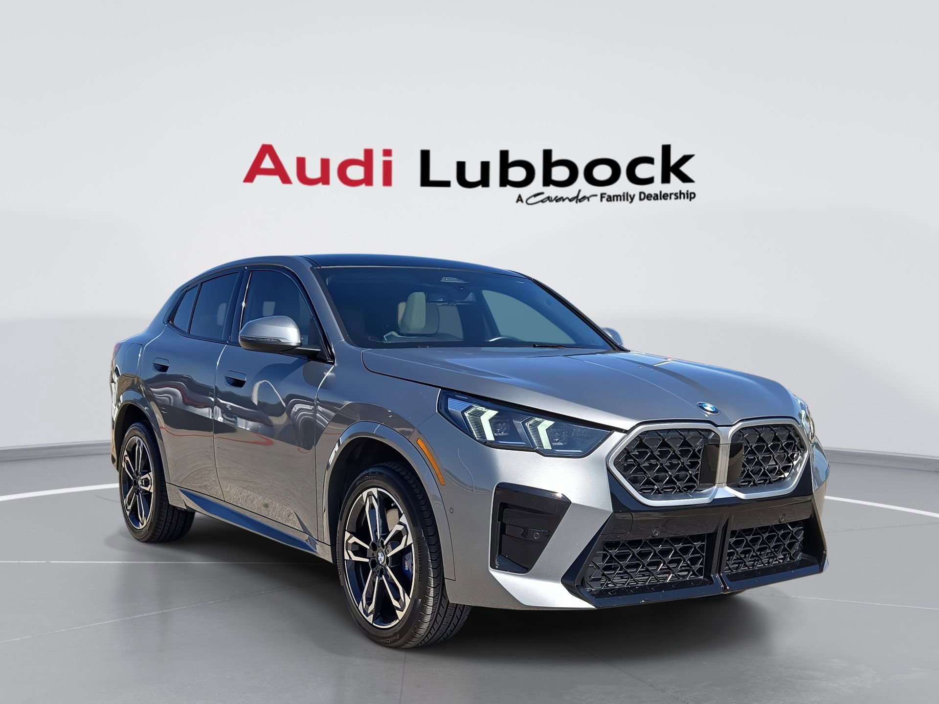 Used 2026 BMW X2 xDrive28i AWD/4WD image 1