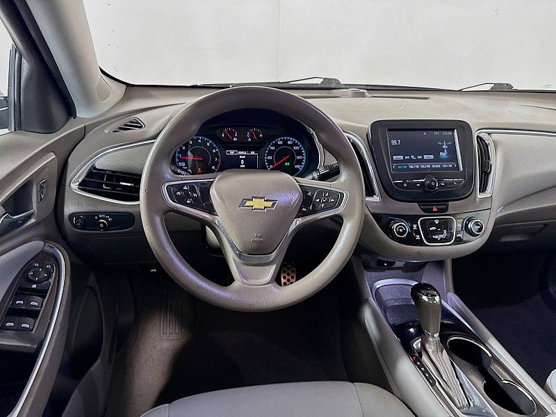 Used 2017 Chevrolet Malibu LT FWD image 21