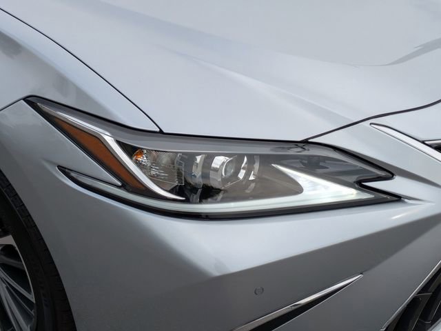 Used 2025 Lexus ES 350 w/ Premium Package image 11