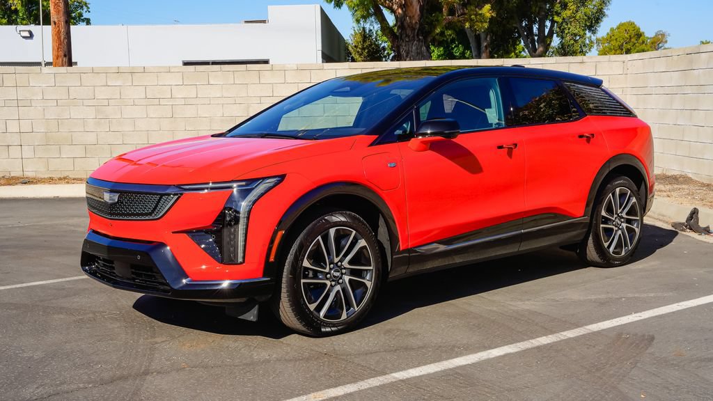 New 2026 Cadillac Optiq Sport 2 RWD image 3