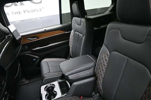 Used 2023 Jeep Grand Cherokee L Summit AWD/4WD image 23