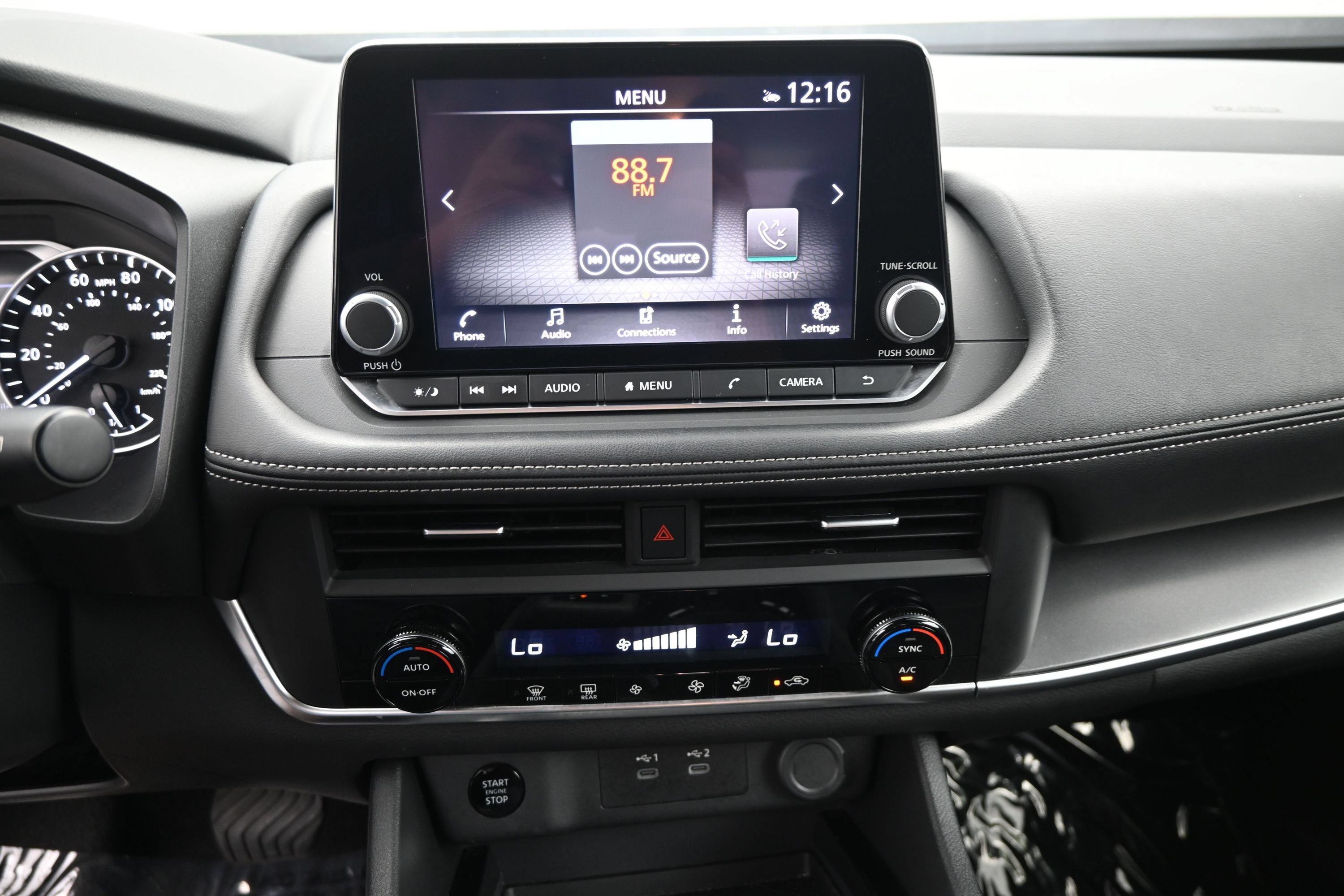 Used 2025 Nissan Rogue SV FWD image 15