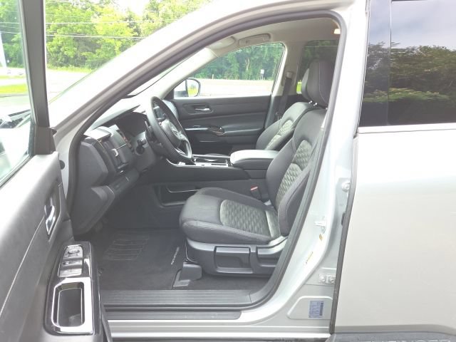 Used 2022 Nissan Pathfinder S FWD image 13