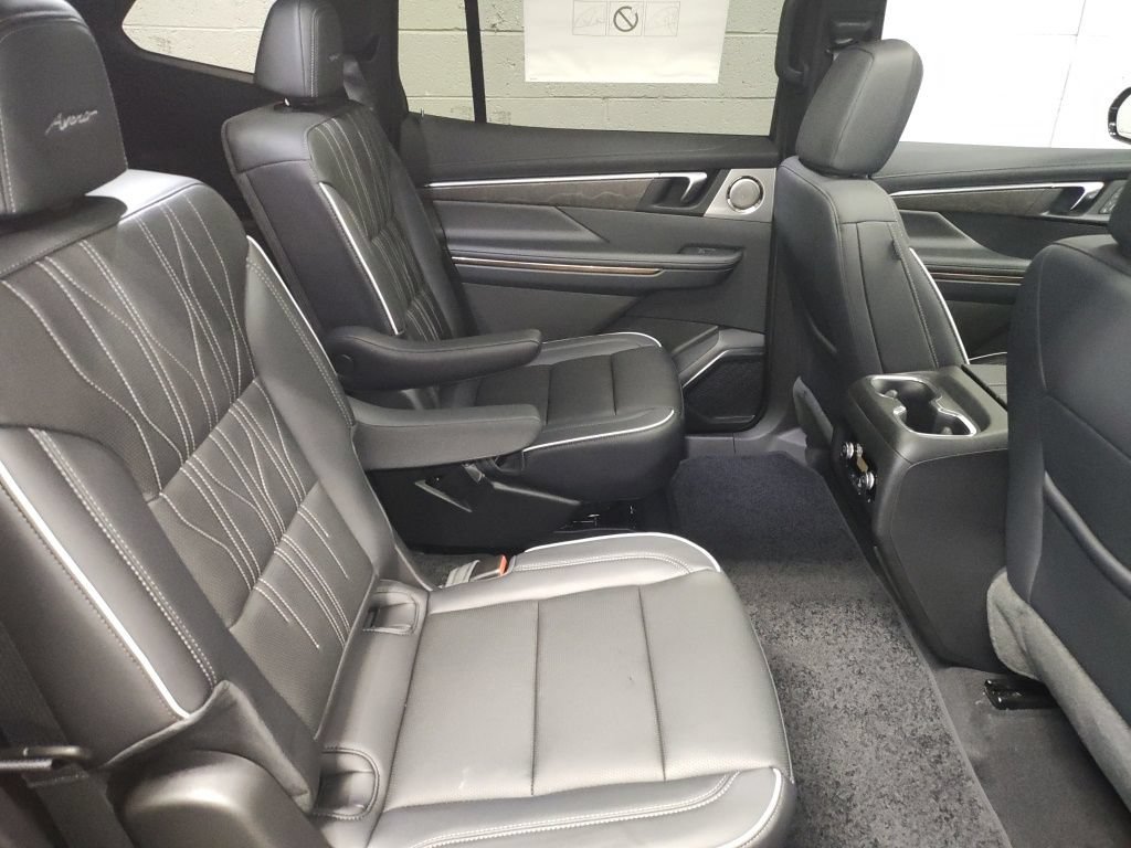 New 2026 Buick Enclave Avenir w/ Super Cruise Package AWD/4WD image 11
