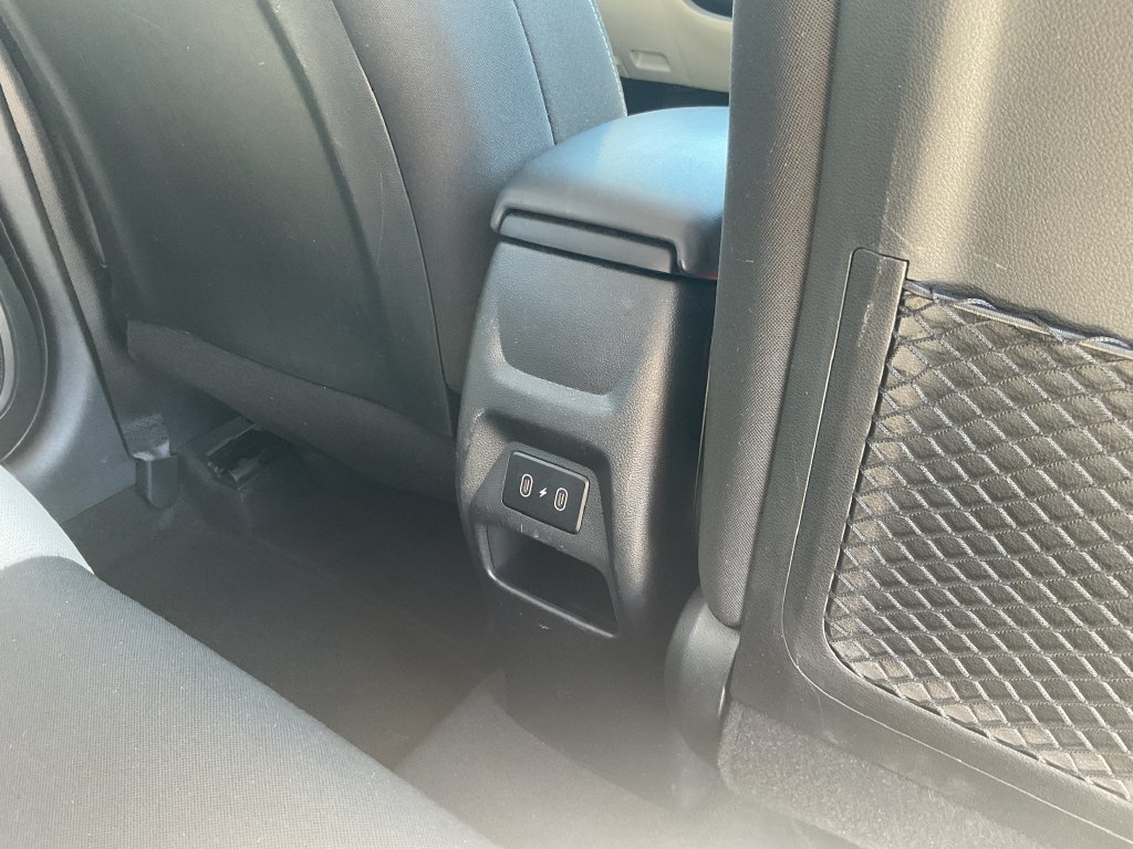 Used 2025 Hyundai Venue SEL FWD image 18