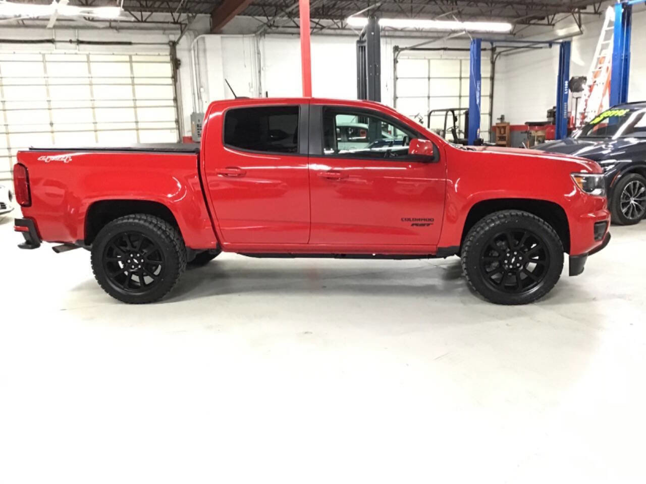 Used 2019 Chevrolet Colorado LT w/ Colorado RST Special Edition image 4
