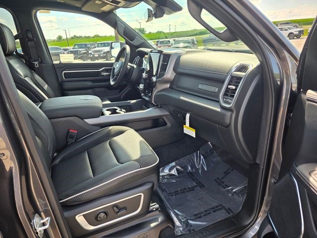 New 2026 RAM 1500 Laramie w/ Laramie Preferred Package AWD/4WD image 16
