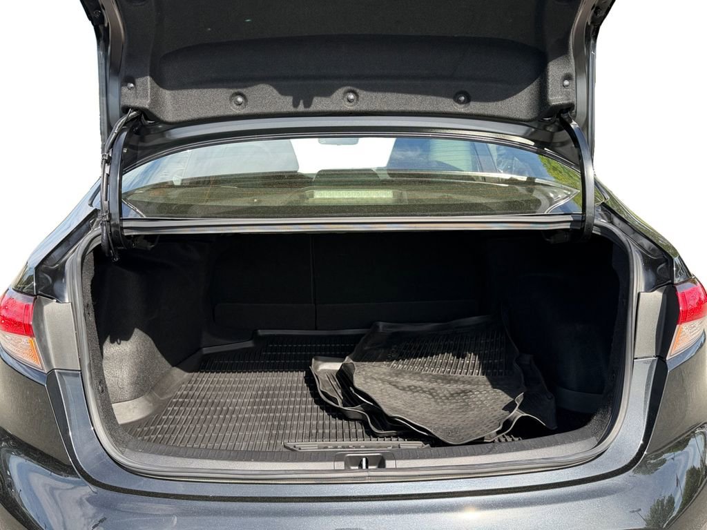Used 2022 Toyota Corolla LE image 10