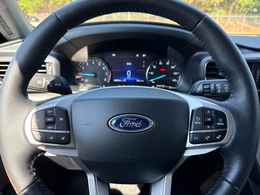Used 2024 Ford Explorer XLT w/ Equipment Group 202A AWD/4WD image 26