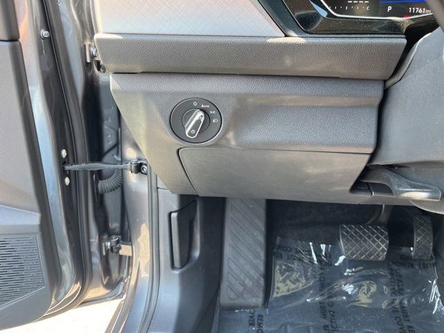Used 2024 Volkswagen Jetta SE FWD image 30