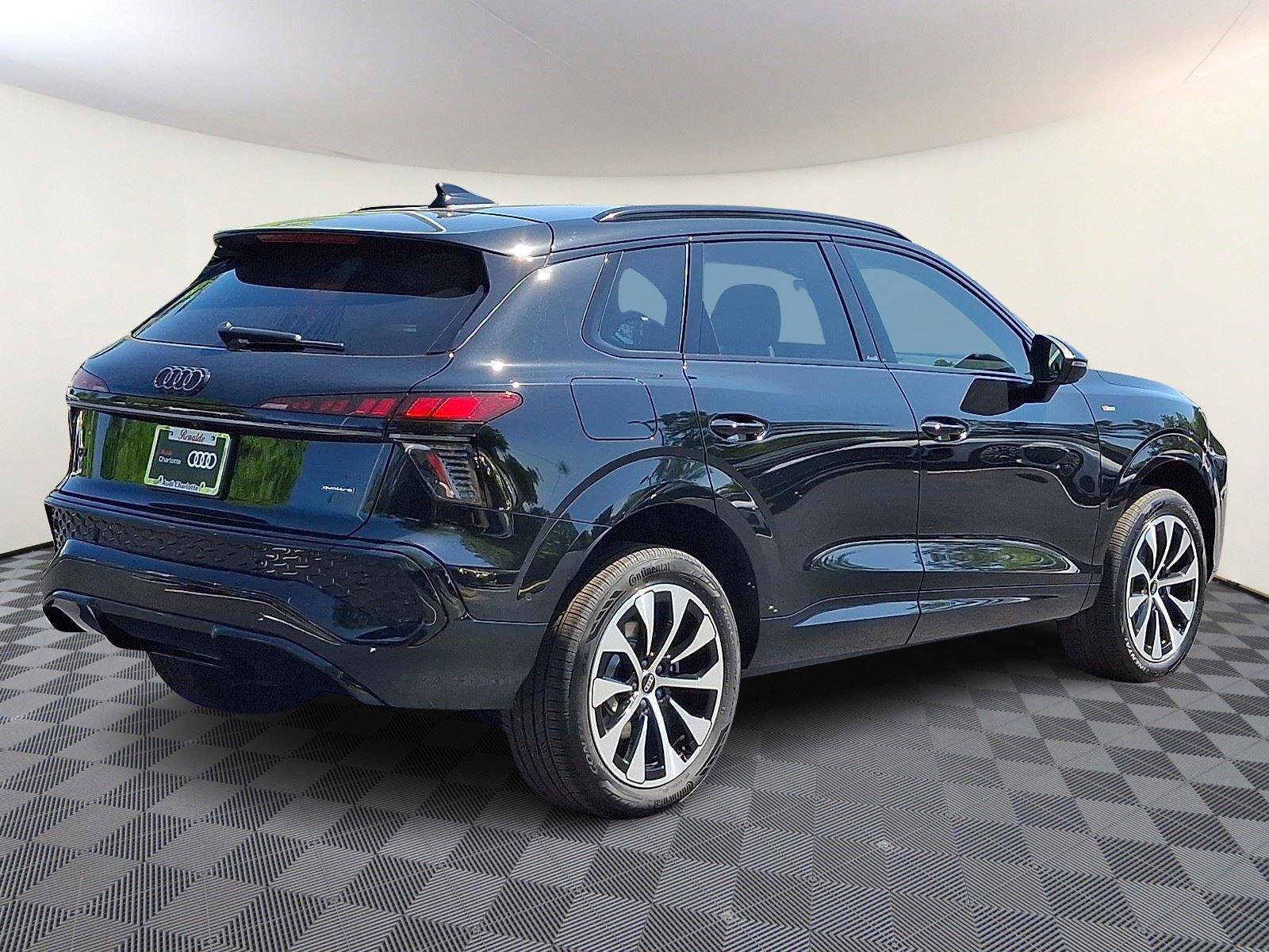 New 2026 Audi Q3 quattro 2.0T AWD/4WD image 6