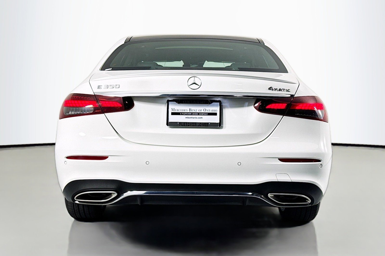 Used 2022 Mercedes-Benz E 350 4MATIC Sedan image 4