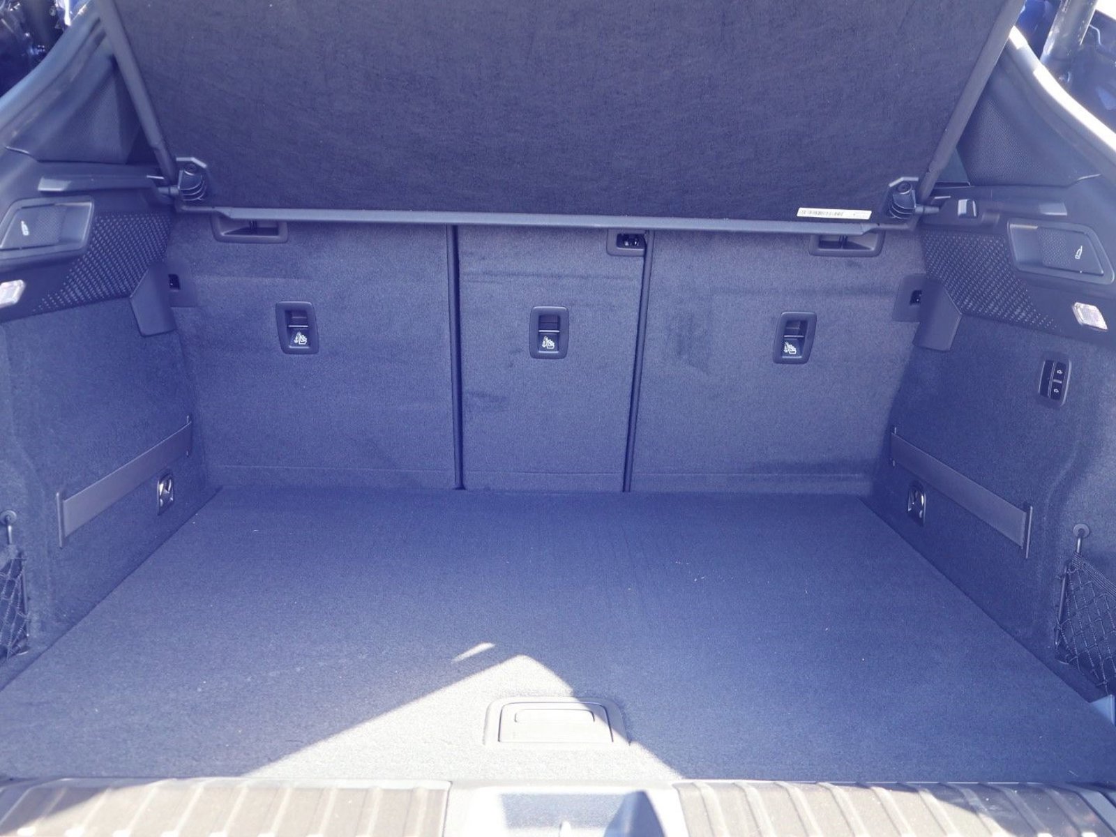 New 2025 Porsche Macan 4S Electric image 22