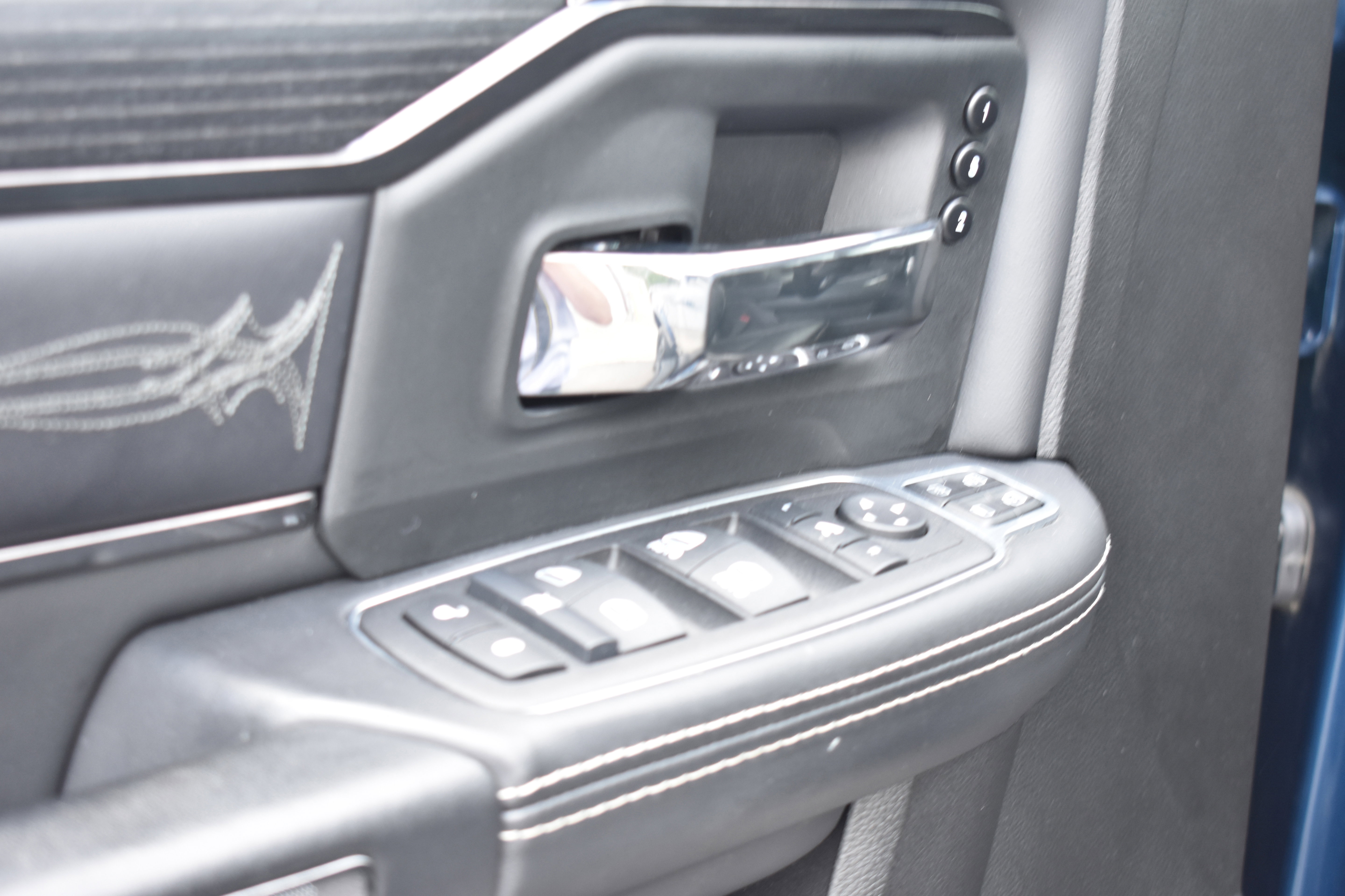 Used 2024 RAM 2500 Limited AWD/4WD image 25