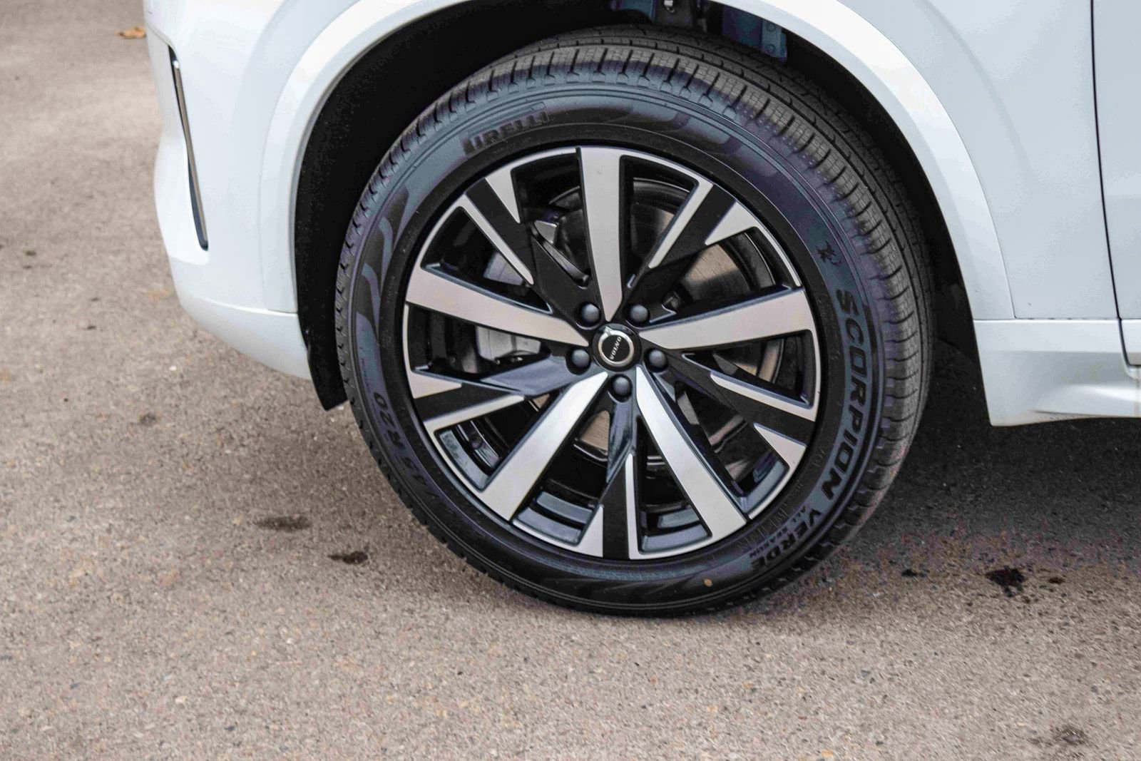 New 2026 Volvo XC90 B5 Core image 9