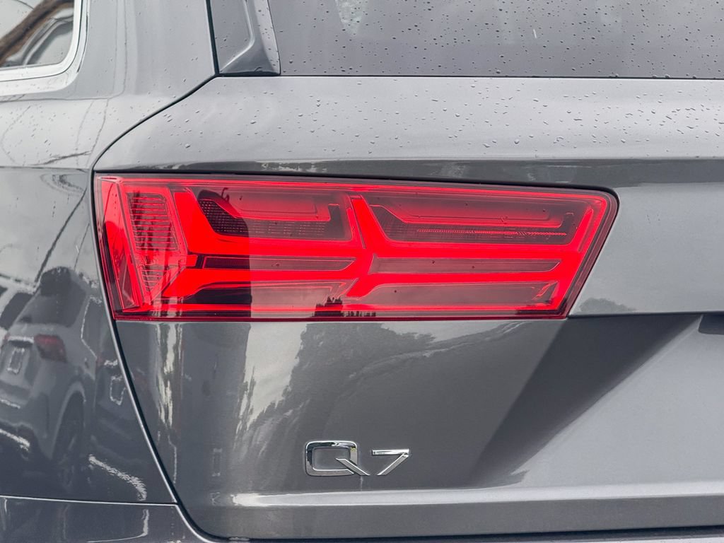 Used 2019 Audi Q7 3.0T Premium Plus w/ Premium Plus Package AWD/4WD image 9