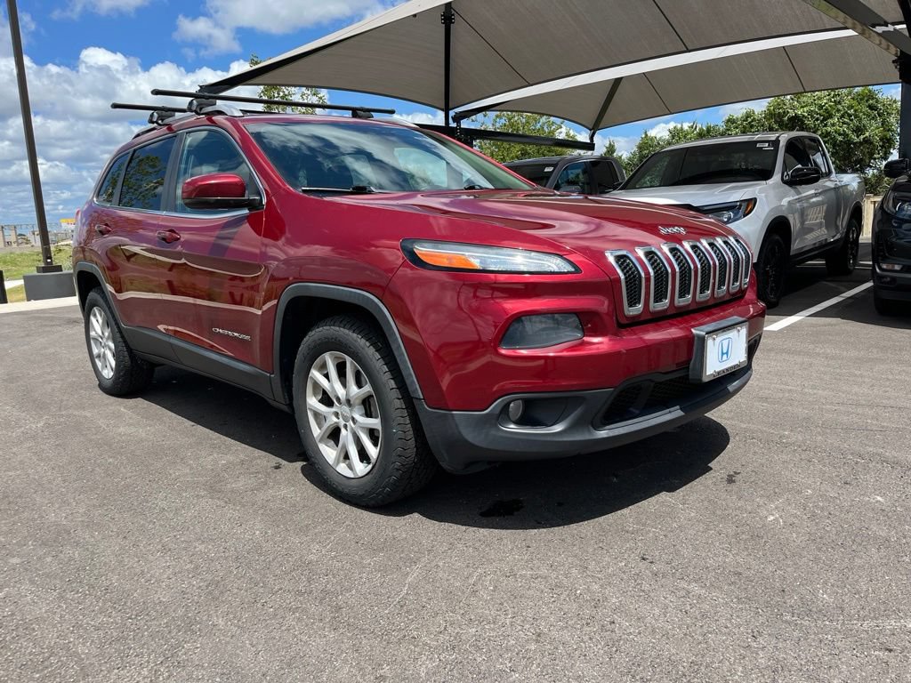 Used 2017 Jeep Cherokee Latitude w/ Safety/Convenience Group AWD/4WD image 3