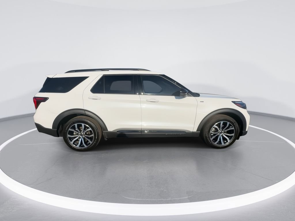 Used 2025 Ford Explorer ST-Line RWD image 9