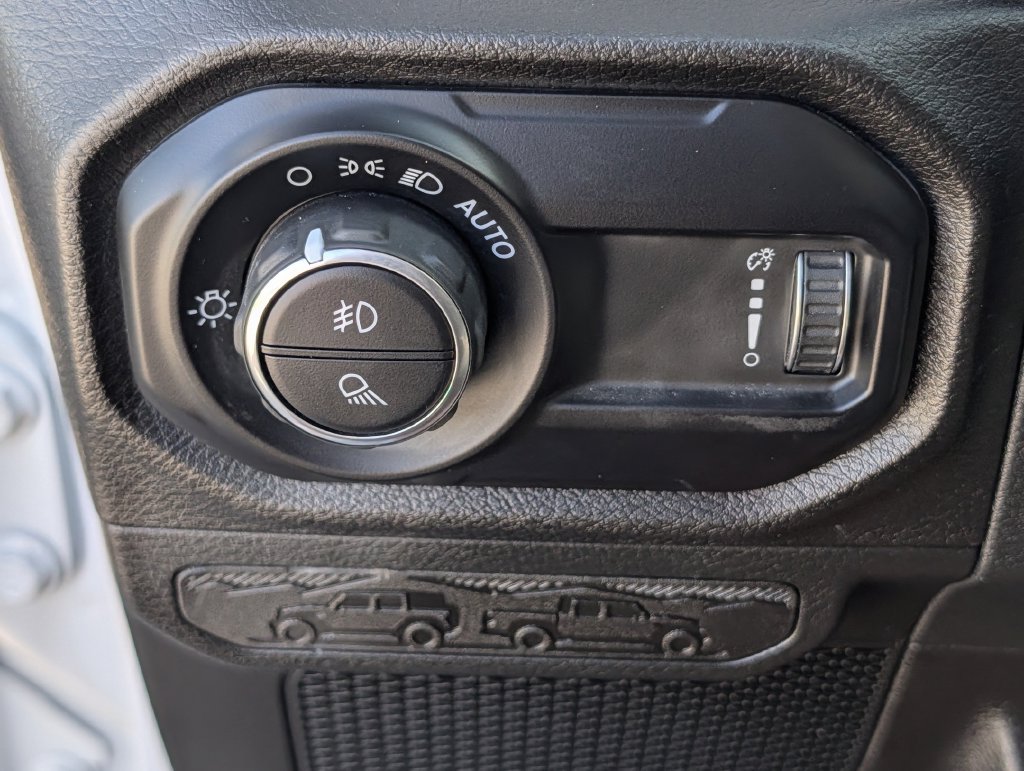 Used 2025 Jeep Gladiator Sport AWD/4WD image 23